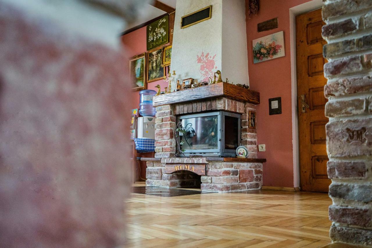 Hostel Villa Roma Lviv Kültér fotó
