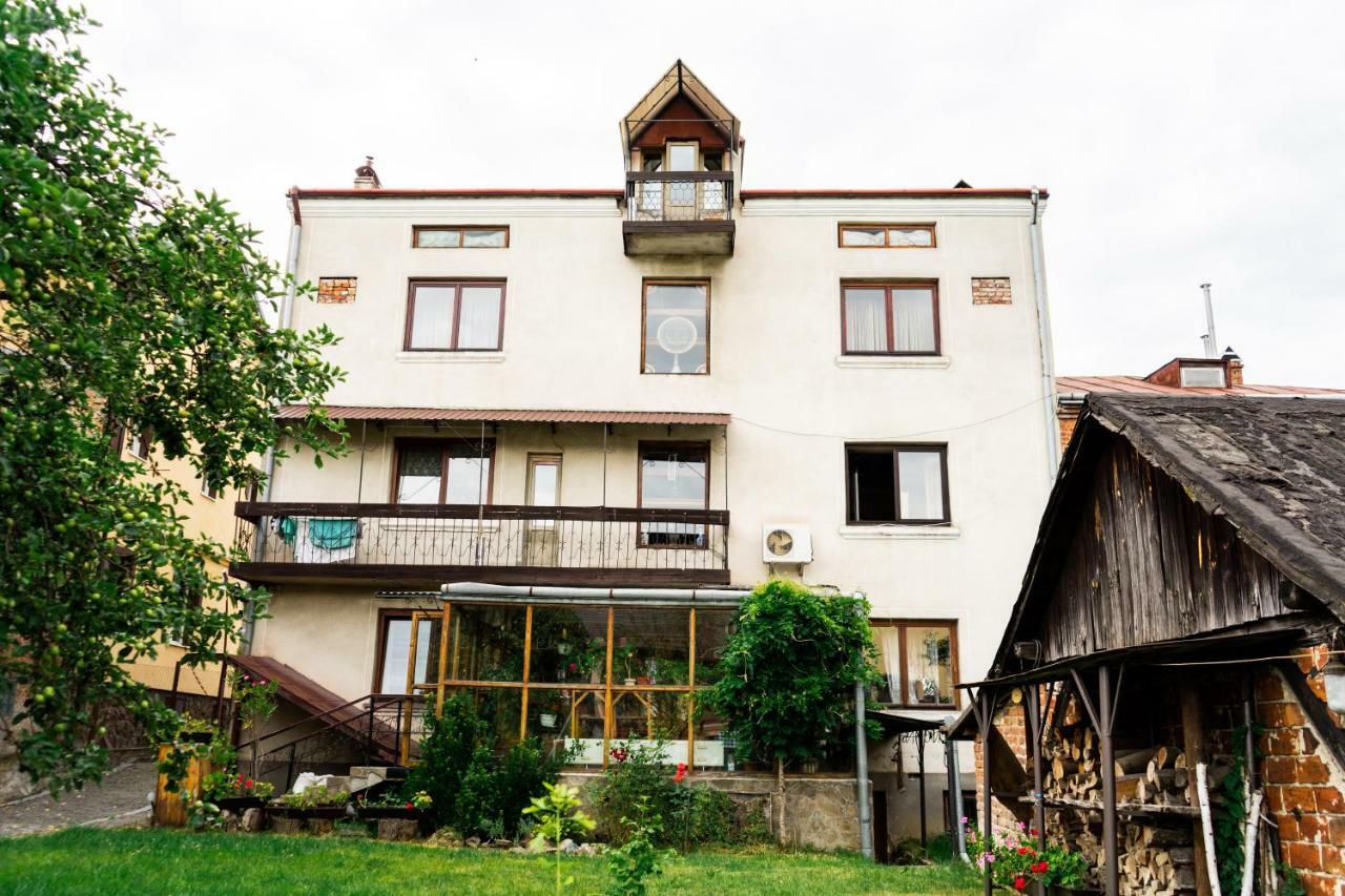 Hostel Villa Roma Lviv Kültér fotó