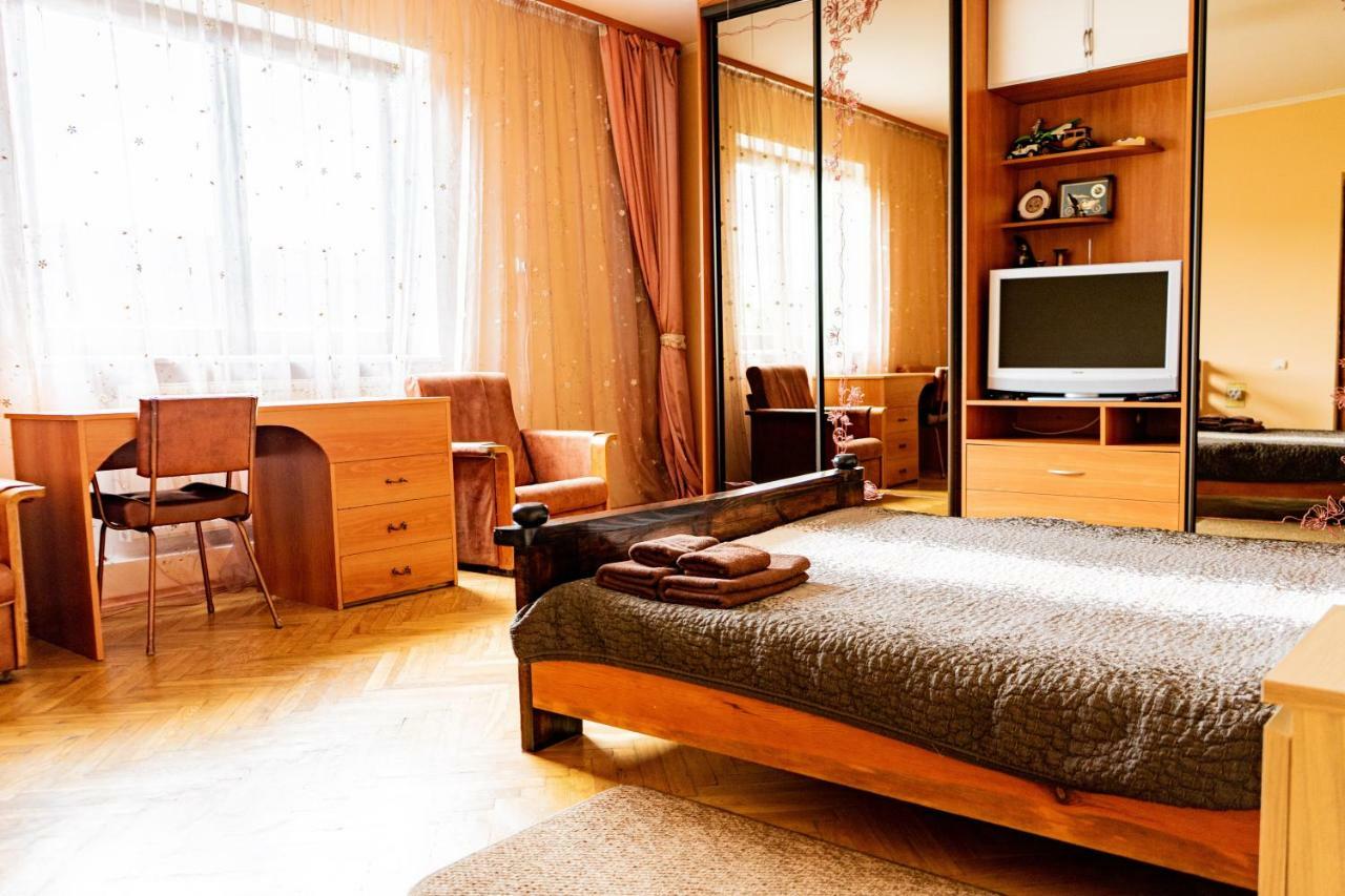 Hostel Villa Roma Lviv Kültér fotó