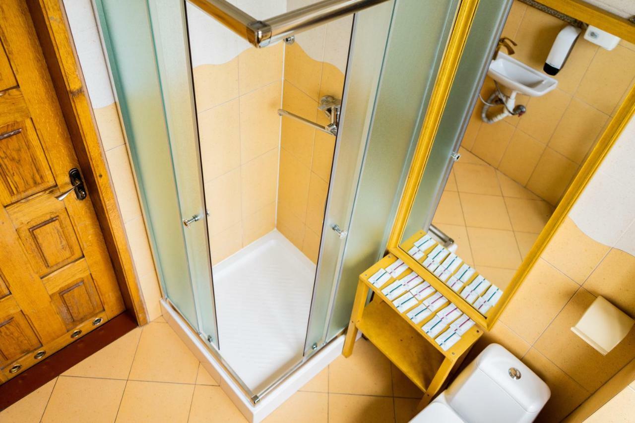 Hostel Villa Roma Lviv Kültér fotó